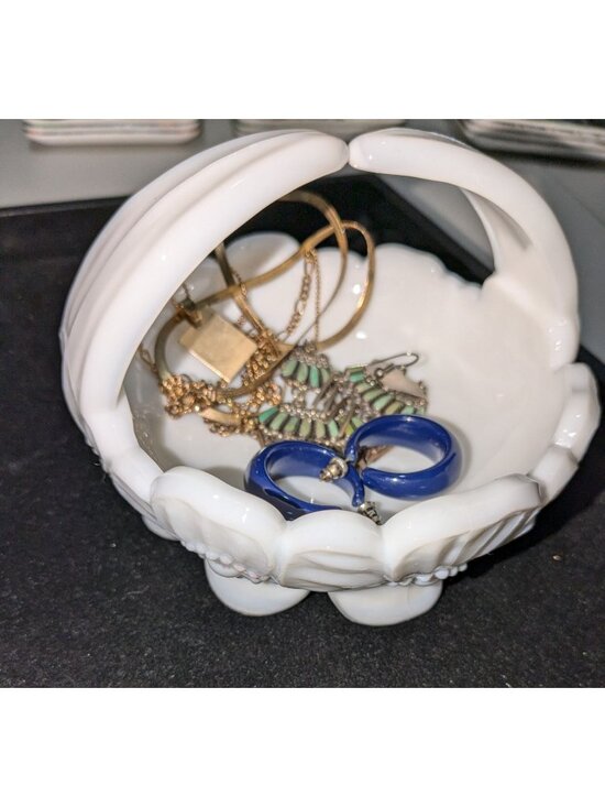 Vintage Westmoreland Milk Glass Candy Dish Basket Dogwood Design Split Handle - Picture 11 of 11